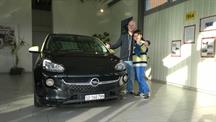 Familie Meier aus Subingen mit Ihrem Opel ADAM